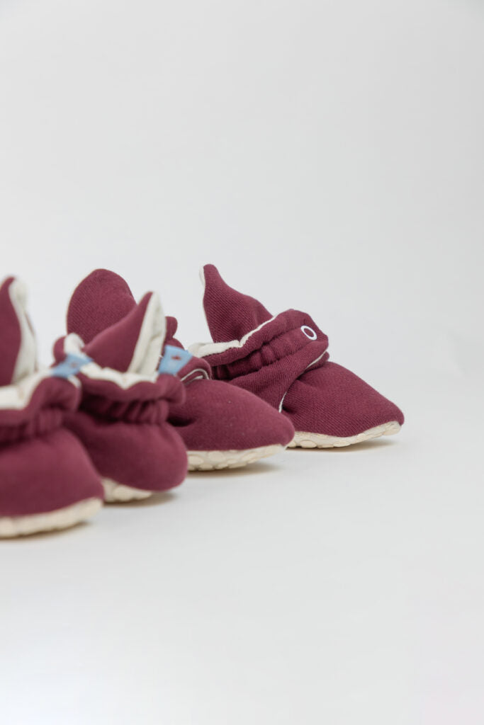 Zás Trás -  Baby Booties - Mid Season Cherry Pie