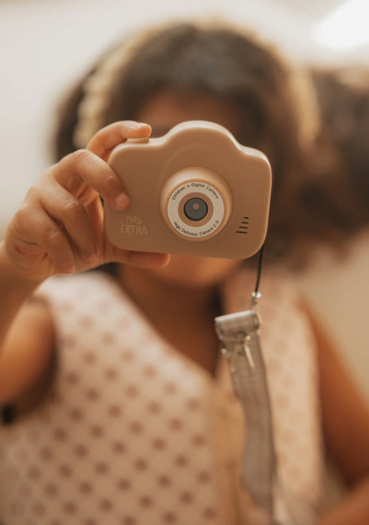 Mrs Ertha – A minha primeira câmara - Cam Cam