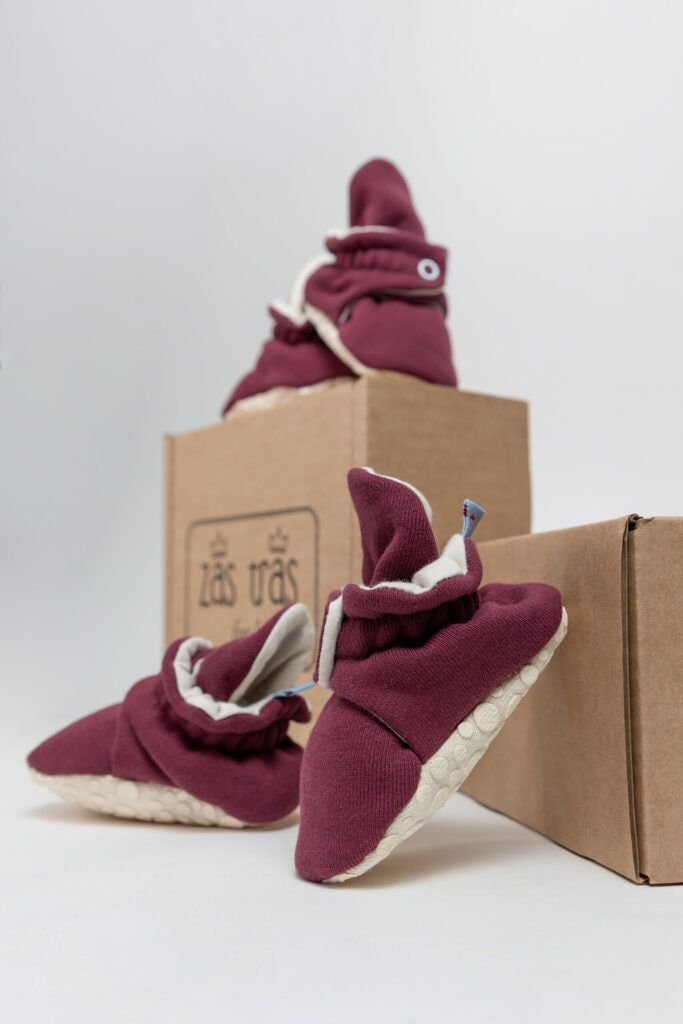 Zás Trás -  Baby Booties - Mid Season Cherry Pie