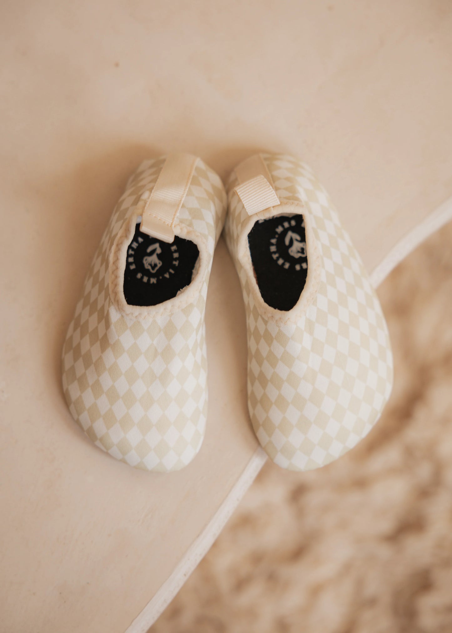 Mrs Ertha – Sapatos antiderrapantes praia/piscina - Swimming Shoes